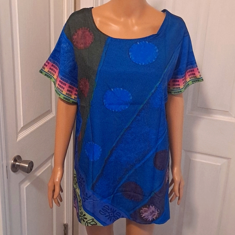 NWOT Multi-Colored Scoop Neck Short Sleeve Blouse